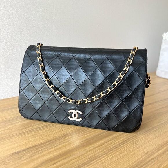 ✅AUTHENTIC✅CHANEL LAMBSKIN QUILTED SHOULDER BAG - Picture 3 of 16